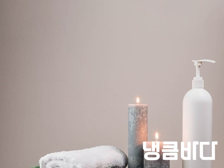 natural-elements-for-spa-with-candles_23-2148199472.jpg