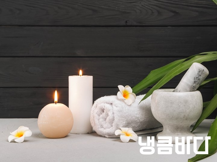 natural-elements-for-spa-with-candles.jpg