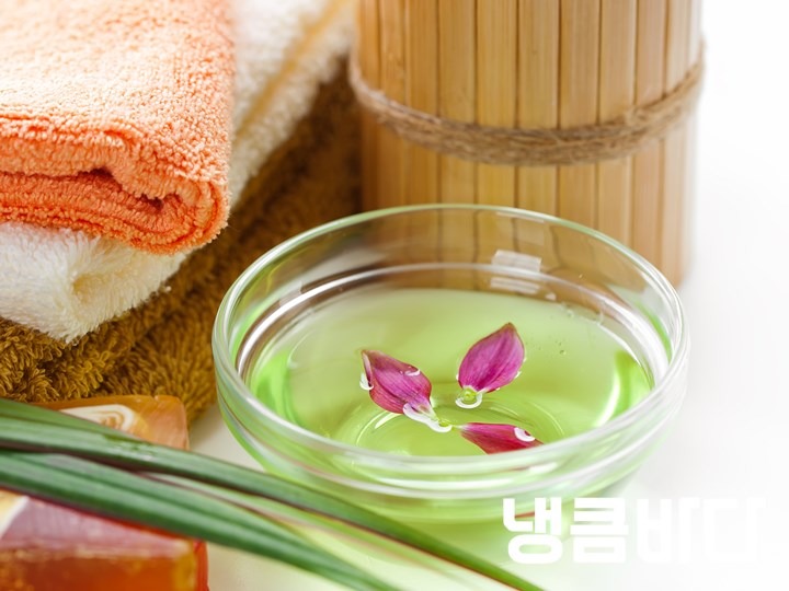 aromatherapy-accessories-in-spa.jpg